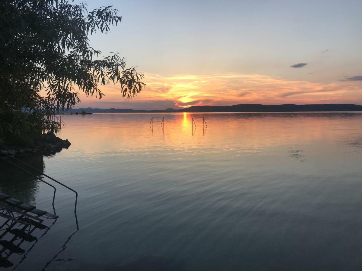 Sunny Private Beach Balatonlelle Exterior photo